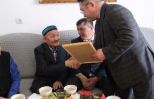Единственный участник войны из Кош-Агачского района отпраздновал 95-летний юбилей Единственный ветеран войны из Кош-Агачского района отпраздновал 95-летний юбилей