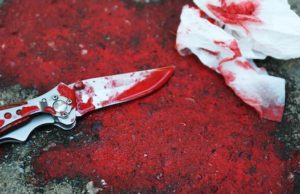 В Усть-Кане сельчанка зарезала мужчину, защищаясь от побоев В Усть-Кане сельчанка зарезала мужчину, защищаясь от побоев