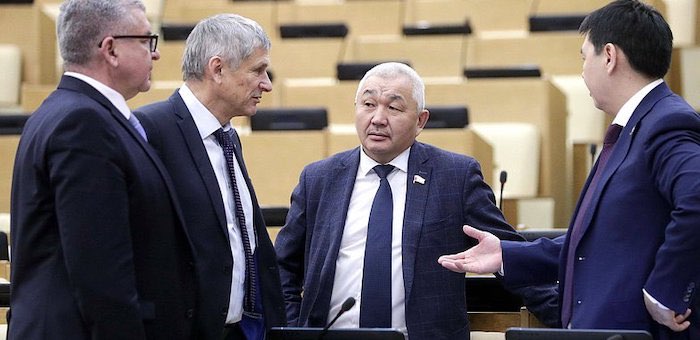 Алтайские депутаты Госдумы проголосовали за поправки в конституцию страны