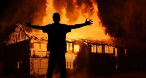 Невменяемого поджигателя отправили в психиатрическую больницу Невменяемого поджигателя отправили в психиатрическую больницу