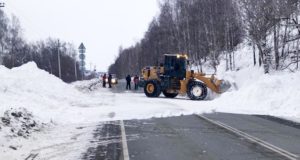 Движение транспорта на дорогах после схода лавин восстановлено Движение транспорта на дорогах после схода лавин восстановлено