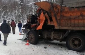 Два грузовика столкнулись на трассе в Турочакском районе Два грузовика столкнулись на трассе в Турочакском районе