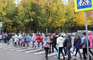 Пешеходные переходы возле школ и детских садов завершат обустраивать в 2020 году Пешеходные переходы возле школ и детских садов завершат обустраивать в 2020 году