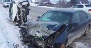 В Онгудае лоб в лоб столкнулись две иномарки