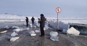 В Кош-Агачском районе взорвался лед на реке Черная В Кош-Агачском районе взорвался лед на реке Черная