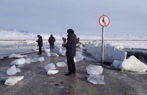 В Кош-Агачском районе взорвался лед на реке Черная В Кош-Агачском районе взорвался лед на реке Черная
