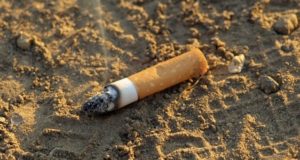 Пьяный мужчина убил пожилого соседа из-за отказа угостить сигаретой Пьяный мужчина убил пожилого соседа из-за отказа угостить сигаретой