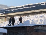 Снег на крышах: куда обращаться Снег на крышах: куда обращаться