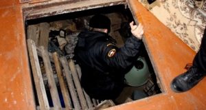 Уголовник до смерти избил знакомого и спрятал его тело в погребе Уголовник до смерти избил знакомого и спрятал его тело в погребе
