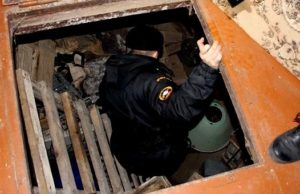 Уголовник до смерти избил знакомого и спрятал его тело в погребе Уголовник до смерти избил знакомого и спрятал его тело в погребе