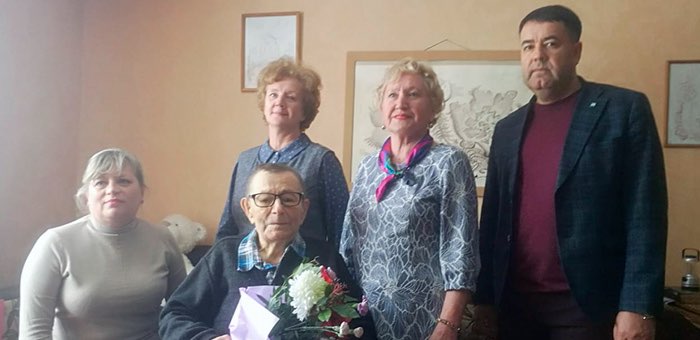 Участник войны Виктор Трушкоков отмечает 96-й день рождения