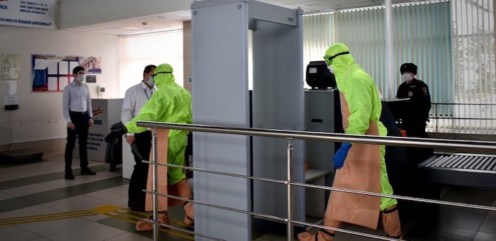В горно-алтайском аэропорту прошли учения по борьбе с коронавирусом