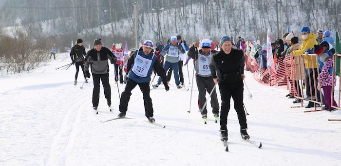 Почти полторы тысячи человек вышли на старт «Лыжни России»