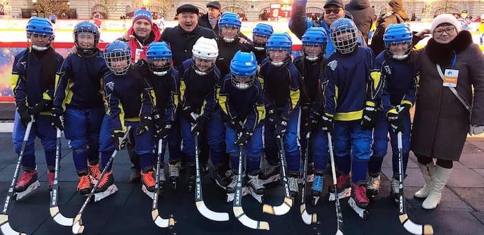 Хоккейная команда девочек «Чарас» успешно выступает в Москве