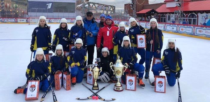 «Чарас» — чемпион! Девочки из Усть-Кана одержали победу в турнире по хоккею с мячом