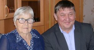 Ветеранам вручают медали «75 лет Победы в Великой Отечественной войне»