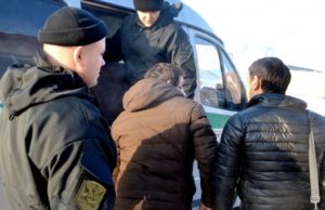 Трех незаконно находившихся в республике иностранных граждан выдворили на родину Трех незаконно находившихся в республике иностранных граждан выдворили на родину