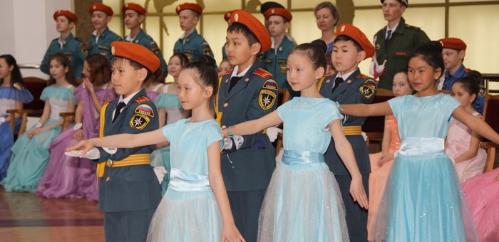 Традиционный кадетский бал прошел в Горно-Алтайске