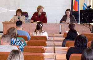 В мэрии прошло совещание с торговыми предприятиями по вопросам профилактики коронавируса В мэрии прошло совещание с торговыми предприятиями по вопросам профилактики коронавируса