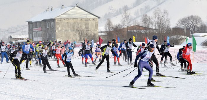 Свыше пятисот человек приняли участие в лыжных гонках на закрытии зимнего спортивного сезона