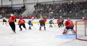 Встреча Ночной хоккейной лиги в Майме