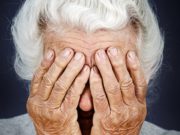 60-летний мужчина избил соседку из-за упавшего с крыши снега 60-летний мужчина избил соседку из-за упавшего с крыши снега