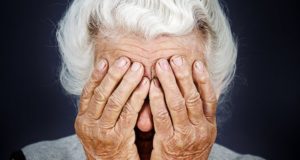60-летний мужчина избил соседку из-за упавшего с крыши снега 60-летний мужчина избил соседку из-за упавшего с крыши снега