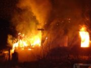 Деревенский роман: женщина из ревности хотела спалить дом бывшей жены своего сожителя Деревенский роман: женщина из ревности хотела спалить дом бывшей жены своего сожителя