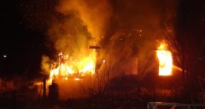 Деревенский роман: женщина из ревности хотела спалить дом бывшей жены своего сожителя Деревенский роман: женщина из ревности хотела спалить дом бывшей жены своего сожителя
