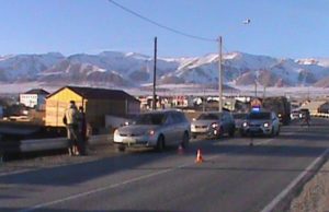 В Кош-Агаче восьмилетняя девочка выскочила под колеса автомобиля В Кош-Агаче восьмилетняя девочка выскочила под колеса автомобиля