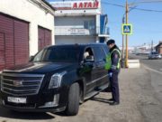 Сотрудники полиции проводят разъяснительные беседы с теми, кто въезжает в регион Сотрудники полиции проводят разъяснительные беседы с теми, кто въезжает в регион