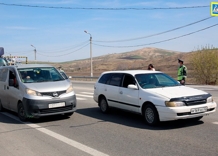 Патрульные посты контролируют весь въезжающий в Республику Алтай транспорт