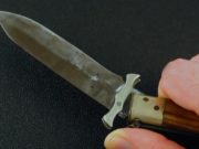Ревнивый мужчина ударил возлюбленную ножом в живот, после чего безмятежно уснул Ревнивый мужчина ударил возлюбленную ножом в живот, после чего безмятежно уснул