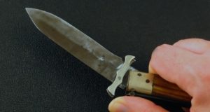 Ревнивый мужчина ударил возлюбленную ножом в живот, после чего безмятежно уснул Ревнивый мужчина ударил возлюбленную ножом в живот, после чего безмятежно уснул
