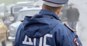 Сотрудник ГИБДД попался на получении крупной взятки Сотрудник ГИБДД попался на получении крупной взятки