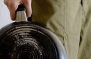 Желая вернуть девушку, молодой человек поливал ее кипятком и избивал сковородкой Желая вернуть девушку, молодой человек поливал ее кипятком и избивал сковородкой