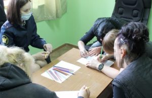 Осужденных женщин учат ответственному материнству Осужденных женщин учат ответственному материнству