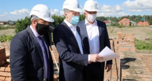 Глава региона проверил строящиеся по нацпроектам объекты в Майме