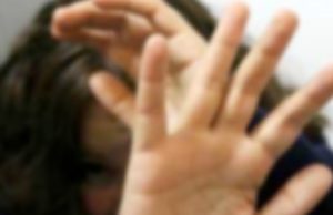 Мужчина в порыве ревности сломал сожительнице ребро Мужчина в порыве ревности сломал сожительнице ребро