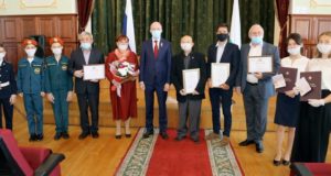 Олег Хорохордин вручил премии имени Чорос-Гуркина и другие государственные награды