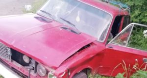 Пьяный водитель без прав выехал на встречную полосу и устроил аварию Пьяный водитель без прав выехал на встречную полосу и устроил аварию