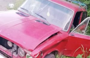 Пьяный водитель без прав выехал на встречную полосу и устроил аварию