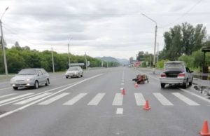 У поста ДПС пенсионер на мопеде протаранил иномарку Пенсионер на мопеде протаранил иномарку
