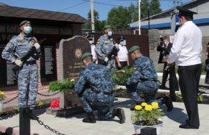 Мемориал в честь героев Великой Отечественной войны открыли в Горно-Алтайске Мемориал в честь героев Великой Отечественной войны открыли в Горно-Алтайске