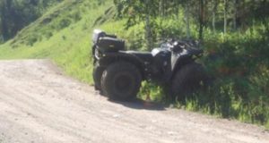 Жители Новосибирска перевернулись на снегоболотоходе в Чемальском районе Жители Новосибирска перевернулись на снегоболотоходе в Чемальском районе