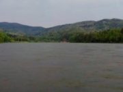 В Турочаке на Бие перевернулась моторная лодка, пропали три человека В Турочаке на Бие перевернулась моторная лодка, пропали три человека