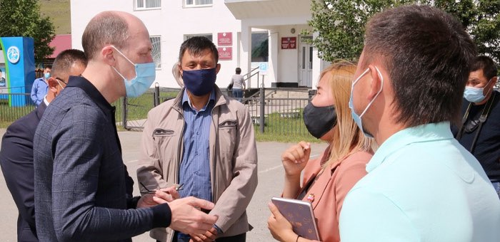 Олег Хорохордин посетил Улаганский район