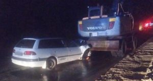 Пьяный водитель на «Тойоте» врезался в экскаватор Пьяный водитель на «Тойоте» врезался в экскаватор