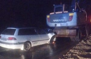 Пьяный водитель на «Тойоте» врезался в экскаватор Пьяный водитель на «Тойоте» врезался в экскаватор