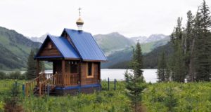 На Тальменном озере освятили часовню